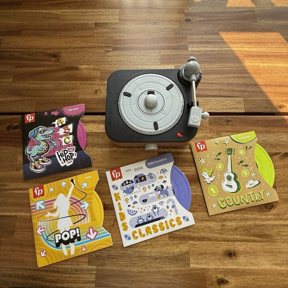 Fisher-Price‎ Rockin’ Record Player Musical Toy Turntable & 4 Records SEE VIDEO